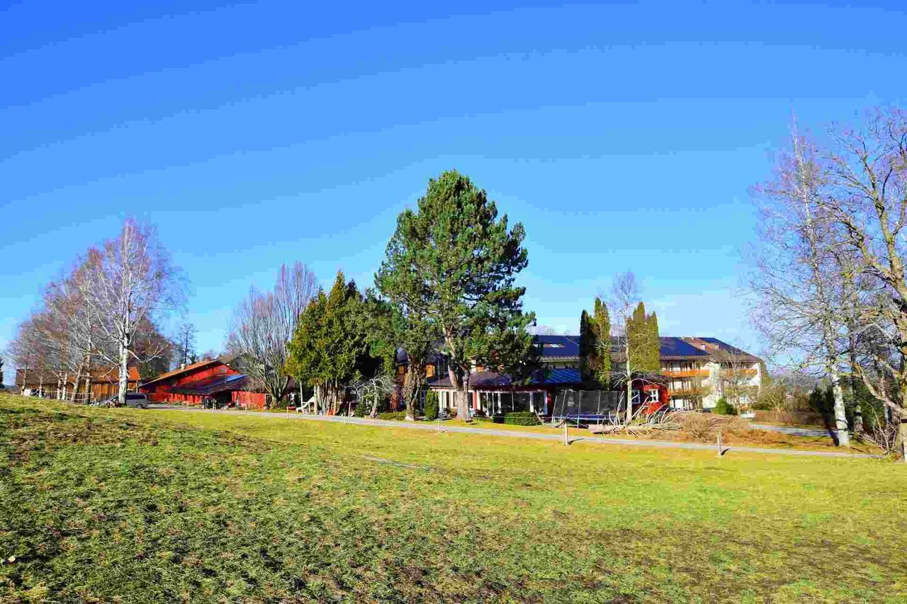 Seinz Wisdom Resort - Bio-Hotel Vegan-Vegetarisch Bad Kohlgrub Exterior photo